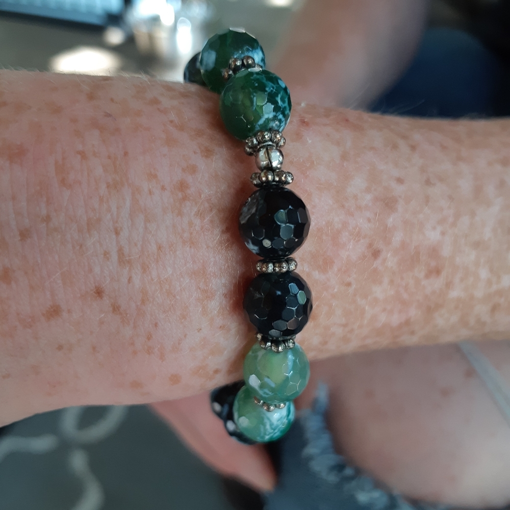 Green and smoky quartz stones bracelet.